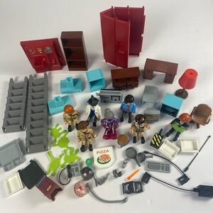 Playmobile Ghostbusters lot includes figures, firehouse furniture ladders & more